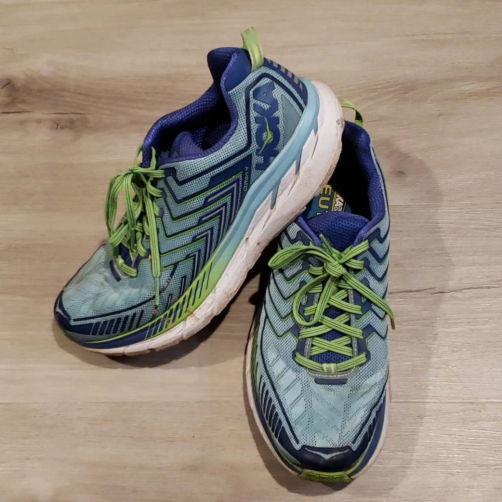 Women's hoka one one Clifton 4 size 10
